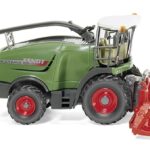 Récolteuse de maïs WIKING-38999 Fendt Katana 65 avec outil à l'avant pour la récolte du mais.