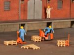 Kibri-38147 Set de 3 chariots de manutention et de 16 palettes HO