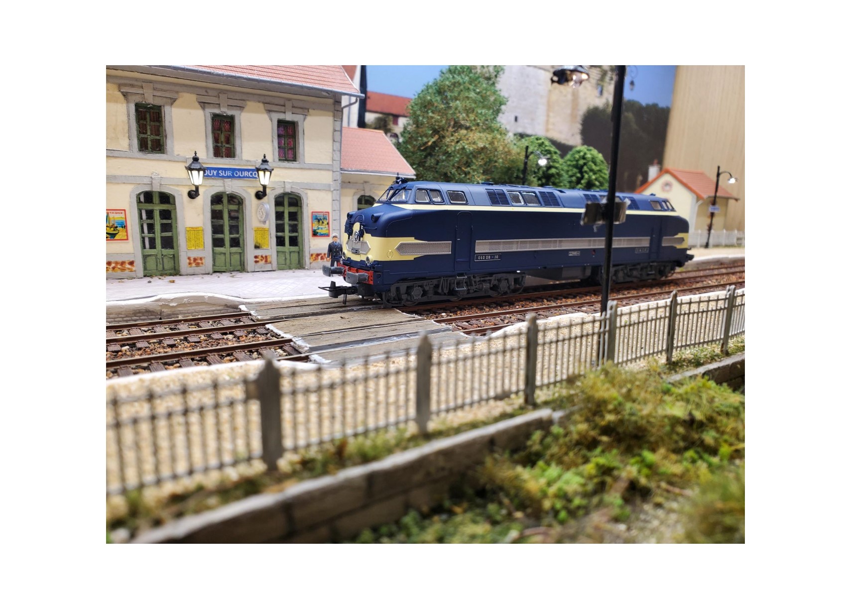 MISTRAL-2303S001 Locomotive diesel 060 DB de passage à Crouy Sur Ourcq Locomotive diesel 060 DB MISTRAL-2303S001