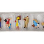 Figurines HO Voyageurs debout en attente PREISER-10114