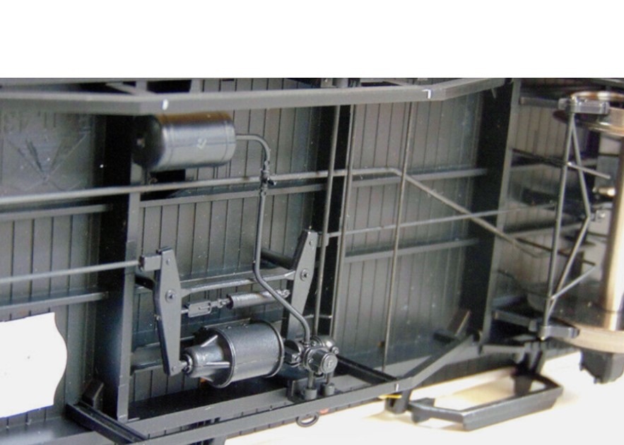 RAIL 43-433004 Détails dessous wagon frigo STEF échelle 1-43