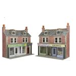 Façades de maisons en briques avec commerces METCALFE-PO306