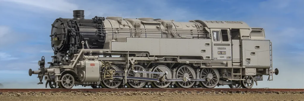 🚂✨ BR 85 002 – L’élégance en livrée “gris photo” ✨🚂