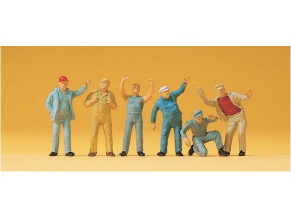 Boite de 6 figurines représentant des chauffeurs de camion dans différentes positions